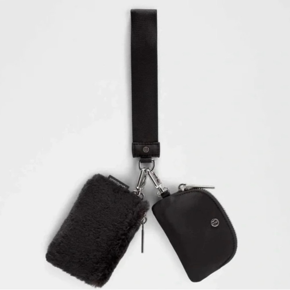 Lululemon SOLD🍋 Black fleece Dual Pouch Keychain 🍋